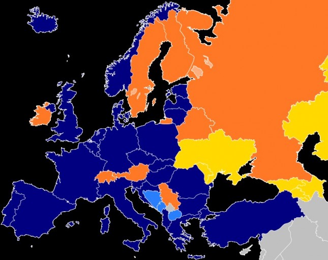 Siniset valtiot ovat Naton jäsenmaita, oranssit rauhankumppaneita ja keltaiset ovat osa yksilöllisen kumppanuuden toimintasuunitelmaa